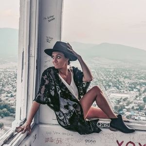 Meet your Posher, Amber